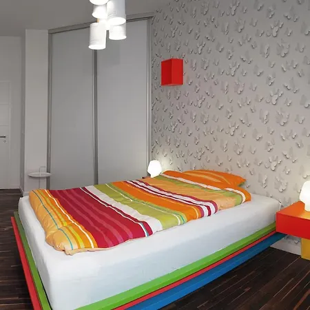 Luxus Designer-residenz In Mitte • 109 Qm • Neu! Apartment